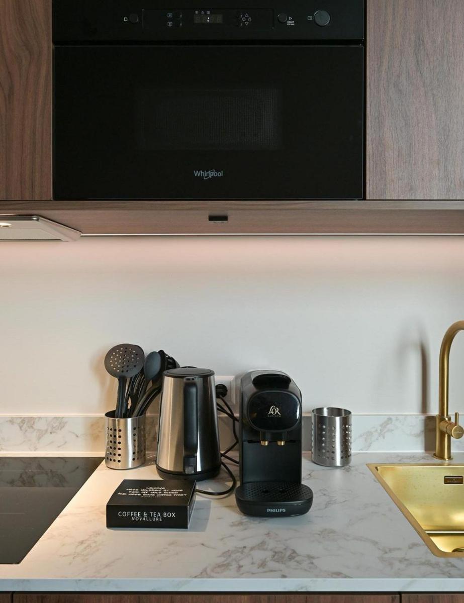 Novallure Downtown - Short Stay Apartments Гаага Номер фото