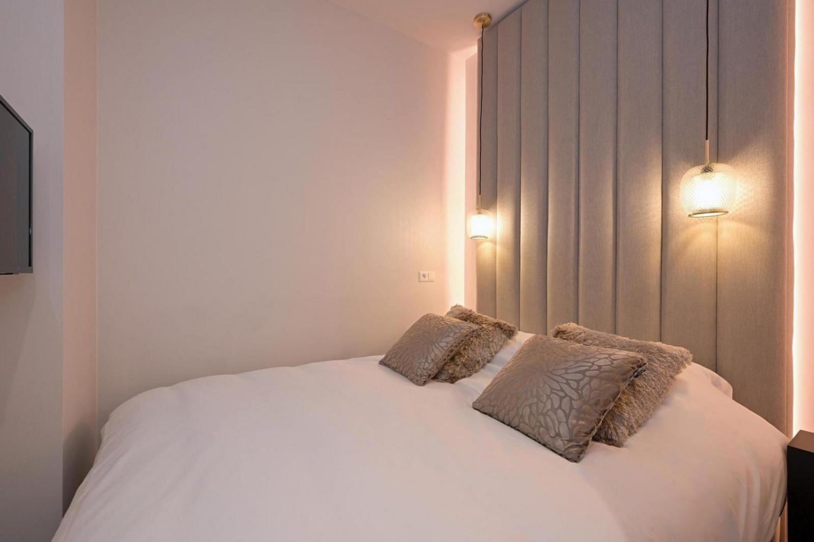 Novallure Downtown - Short Stay Apartments Гаага Номер фото
