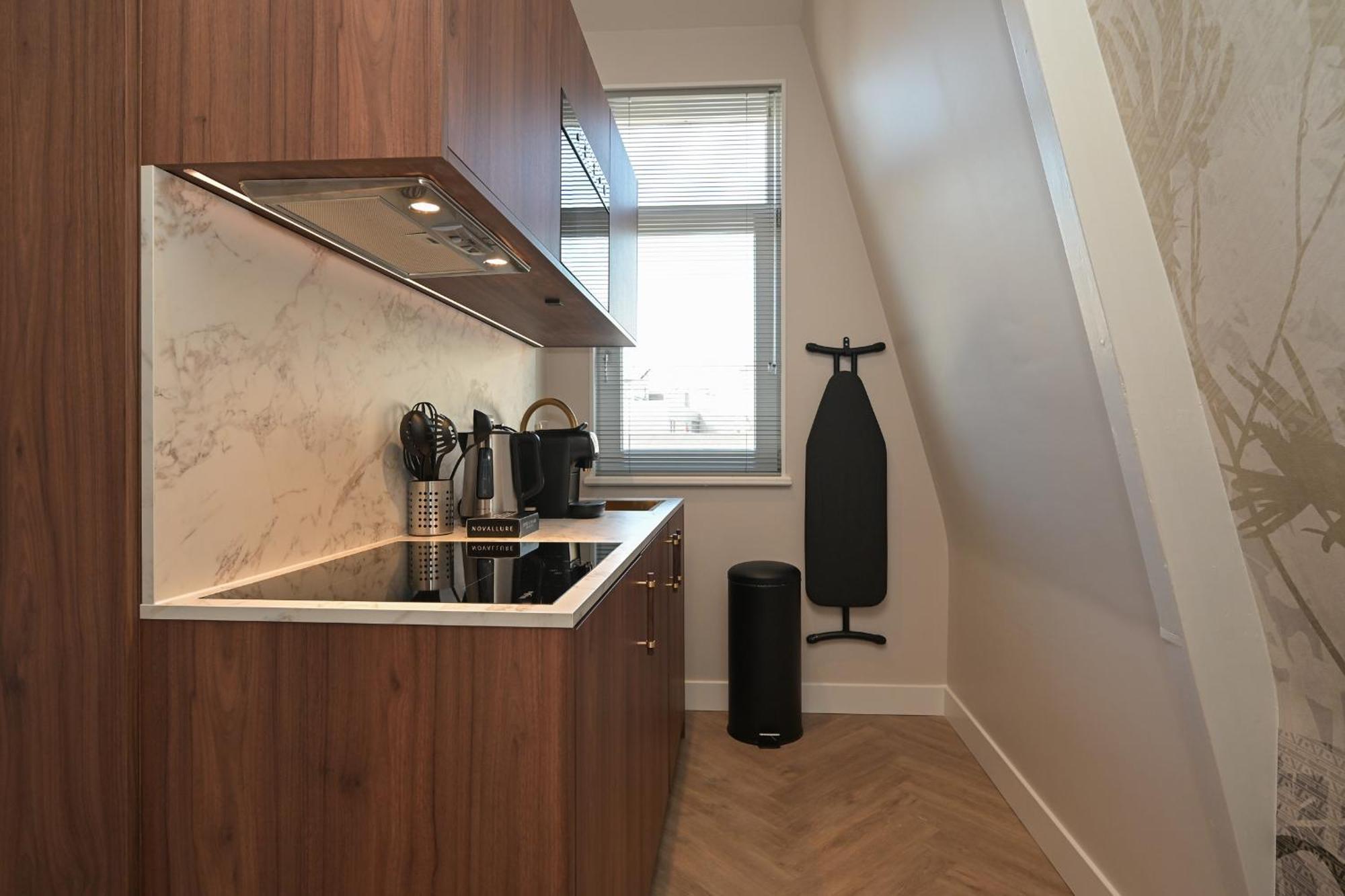 Novallure Downtown - Short Stay Apartments Гаага Экстерьер фото