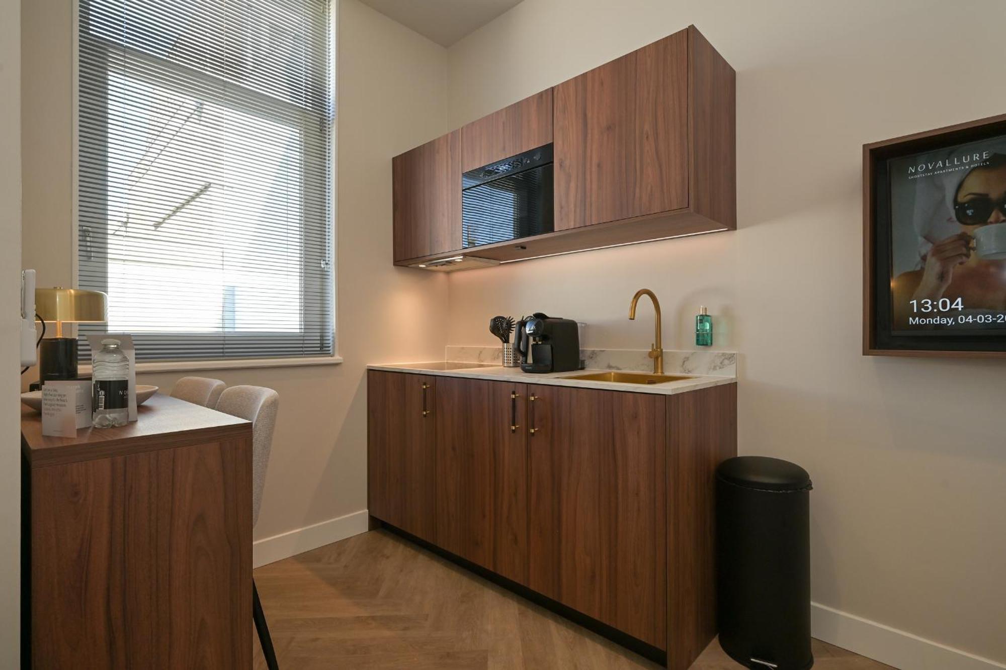 Novallure Downtown - Short Stay Apartments Гаага Экстерьер фото