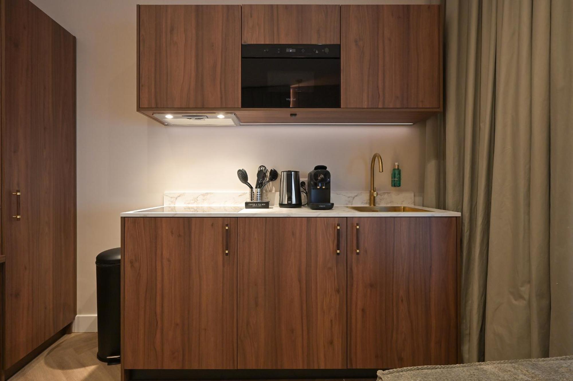 Novallure Downtown - Short Stay Apartments Гаага Экстерьер фото