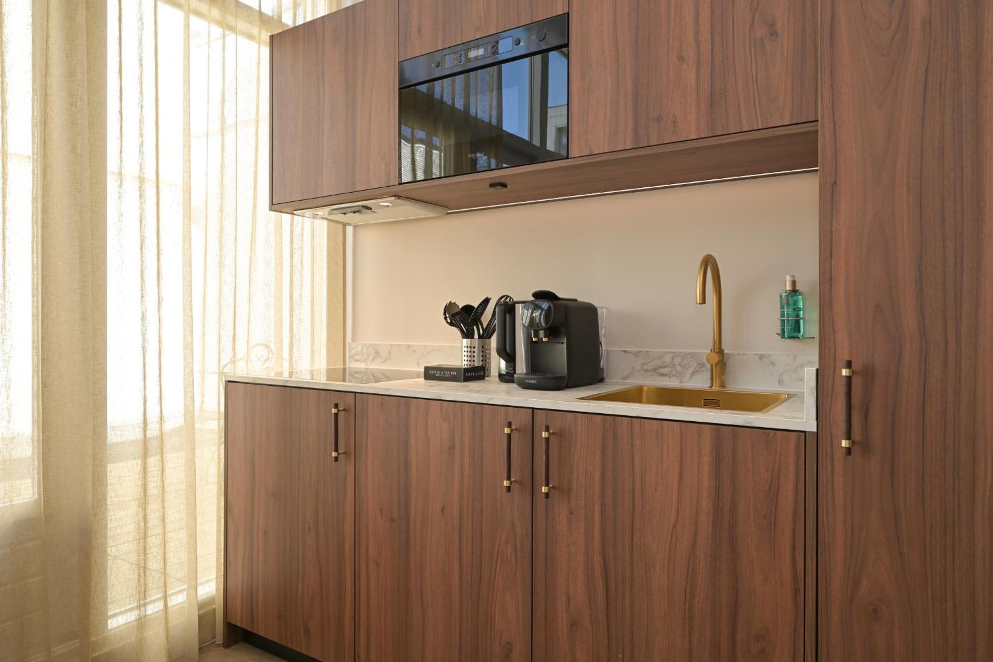 Novallure Downtown - Short Stay Apartments Гаага Экстерьер фото